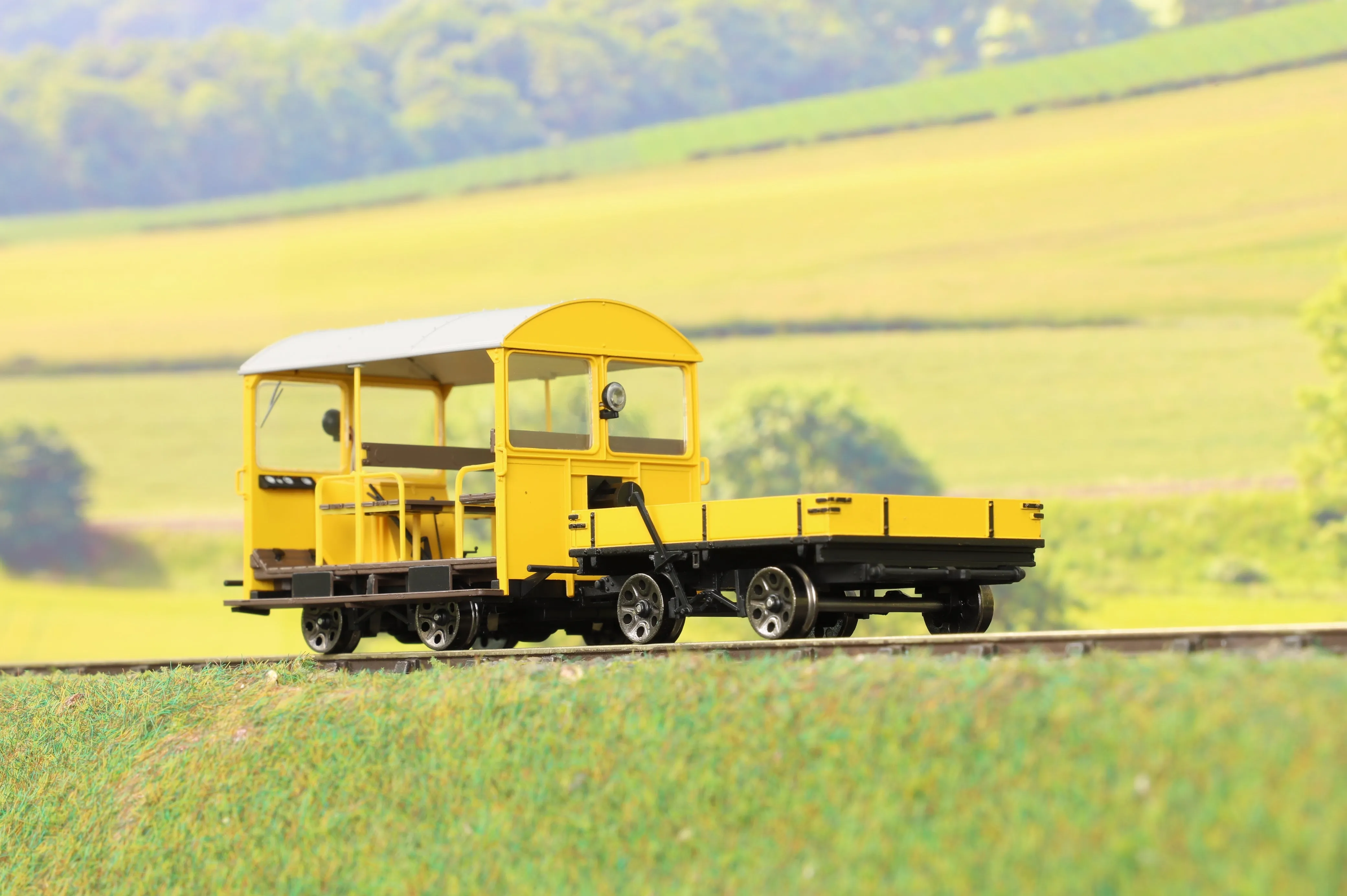 Ellis Clark Trains E1018US Finescale O Gauge Wickham Trolley & Trailer, BR Yellow 'Unnumbered', DCC Sound