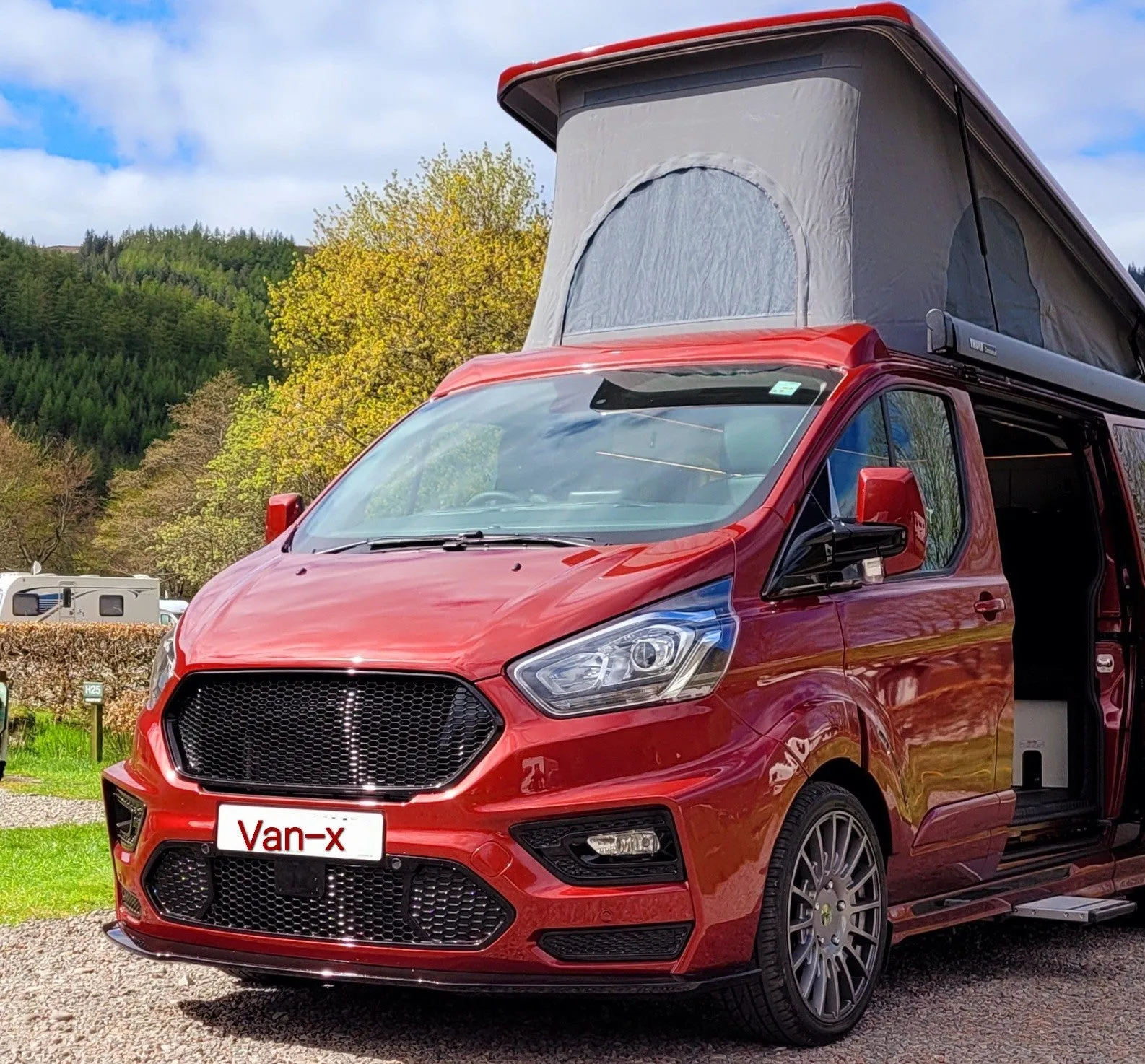 For Ford Transit Custom Front Badgeless Honeycomb Grille Gloss Black Styling Painted and Ready to Fit